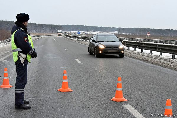 Женщину на Peugeot занесло: автомобиль спровоцировал крупное ДТП