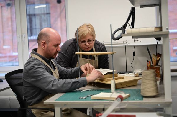 Первый на Урале: в «Белинке» открылся Центр реставрации важных книги