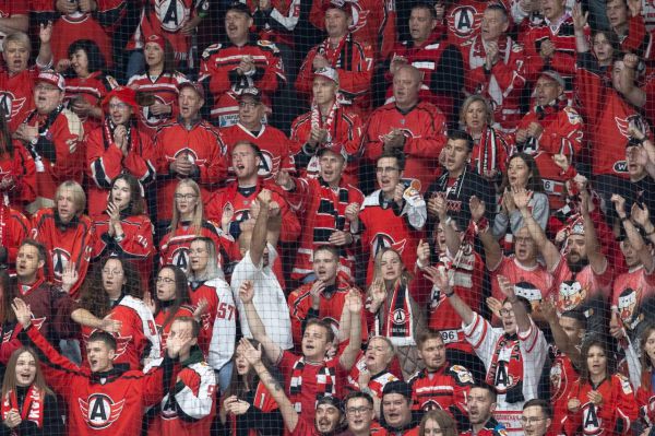 После победы над «Сибирью» «Автомобилист» вышел в лидеры КХЛ