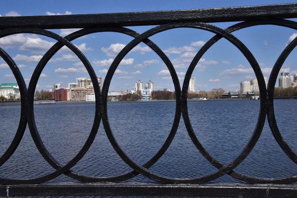 Синоптики пообещали свердловчанам до 24 градусов тепла и снег с дождем