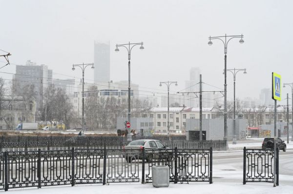 В кисее из белых хлопьев: первые снегопады пришли на Средний Урал