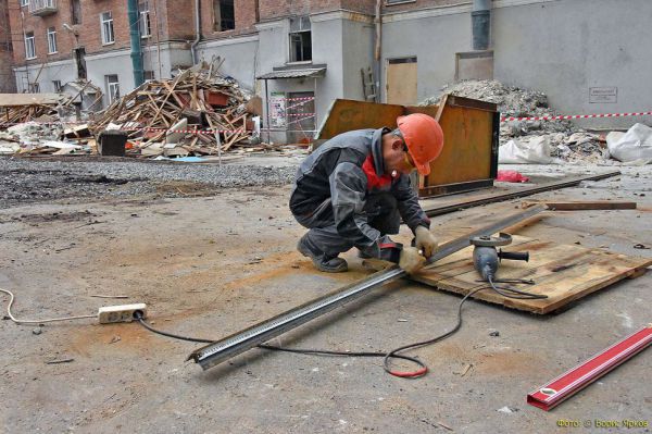 Екатеринбург вошел в топ-3 городов с наибольшим дефицитом строителей