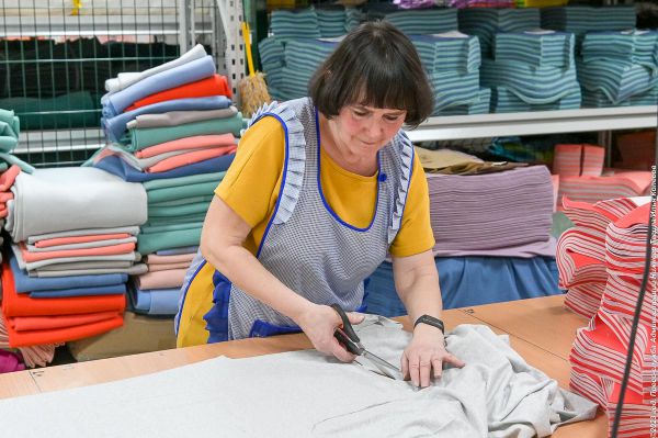 В Нижнем Тагиле шьют одежду, которую носят миллионы детей