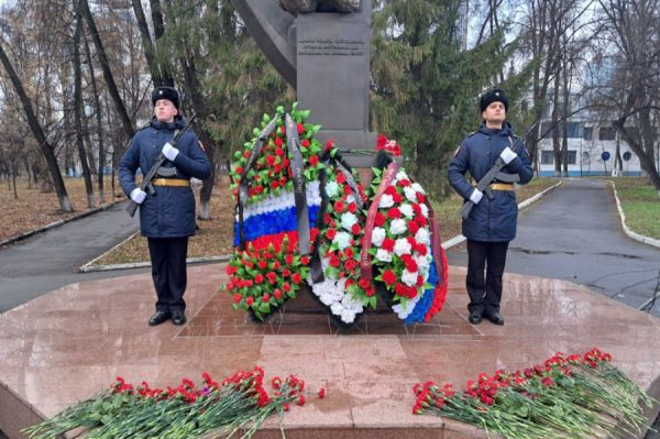 На Среднем Урале почтили память сотрудников МВД, погибших при исполнении служебного долга