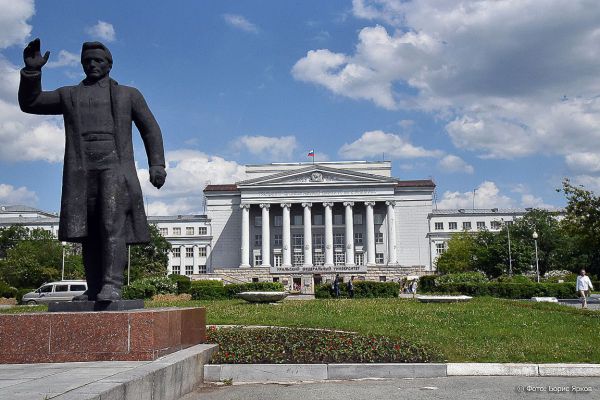В УрФУ появится научный центр мирового уровня по созданию «умных» материалов