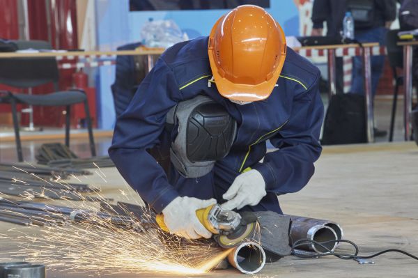 В России 4 миллиона абитуриентов подали заявления на рабочие специальности