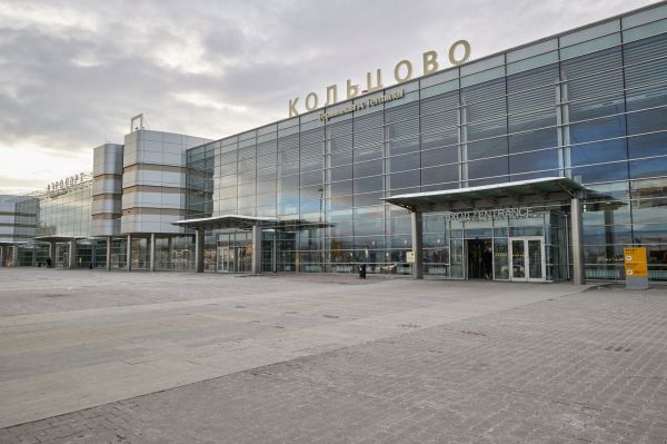 Самолет из Тюмени экстренно посадили в Кольцово