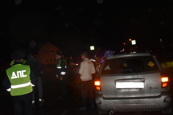 В Свердловской области пешеход погиб сидя на дороге