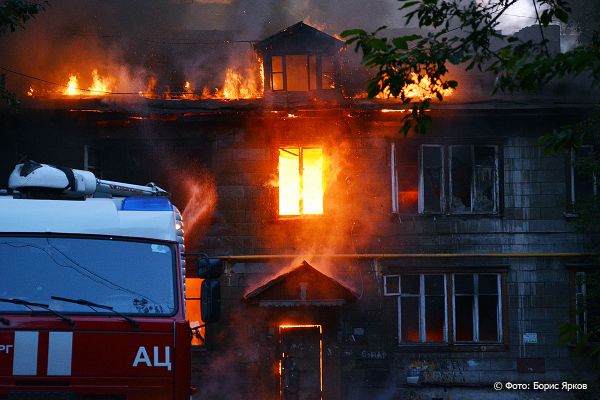 Сразу четверо маленьких детей пострадали от огня в Асбесте