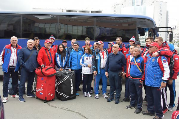 Сборная России по боксу приехала в Екатеринбург на чемпионат мира