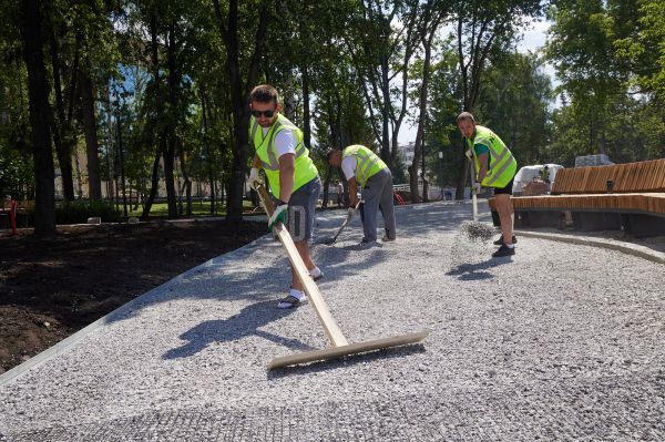 На 30 % повысят зарплаты рабочим трех муниципальных учреждений