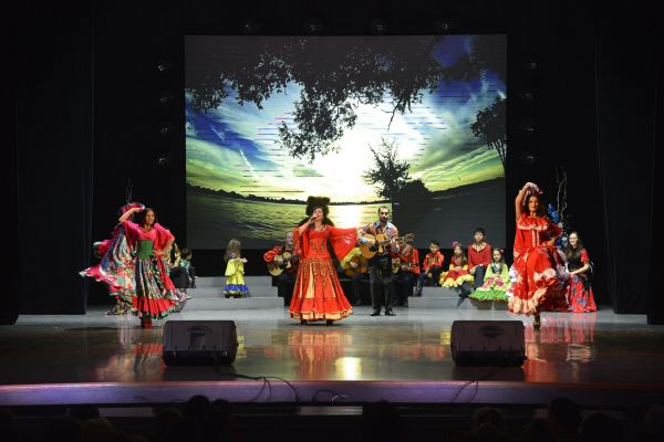 В Первоуральске прошел фестиваль цыганской культуры