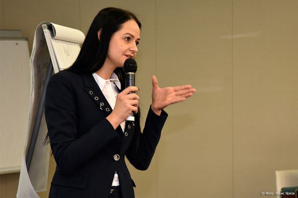 Чем занимается молодежь : Ольга Глацких отчиталась перед губернатором
