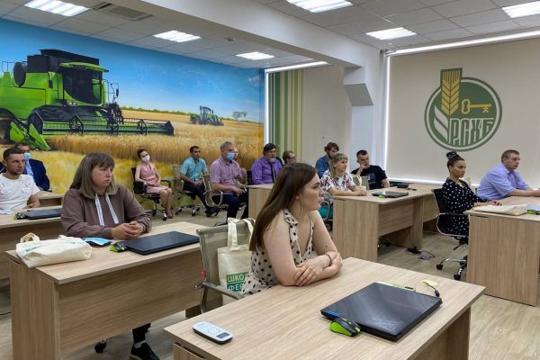 Дипломы первой "Школы фермера" получили уже 20 уральцев