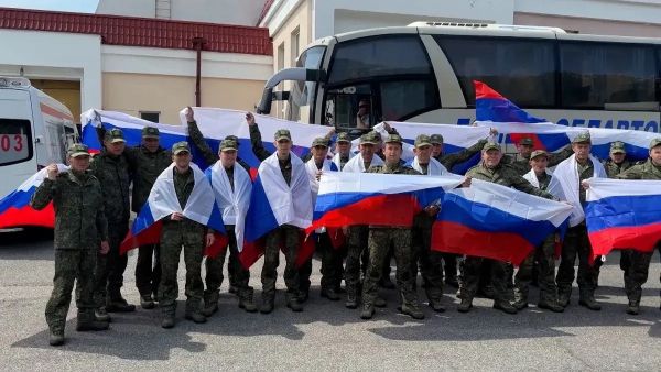 «Будем ждать и дальше добрых вестей». В Свердловскую область из украинского плена возвращаются трое военнослужащих