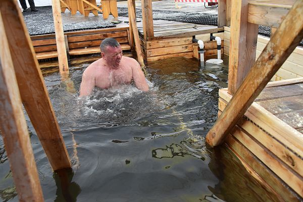 В крещенские купели окунулись более  4 тысяч екатеринбуржцев
