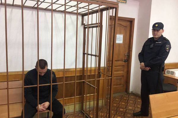 В Екатеринбурге задержали ночных похитителей колес иномарок