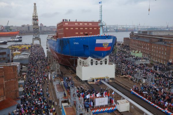 Ледокол «Урал» спустили на воду