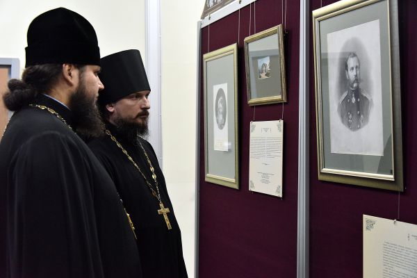 Фоторепортаж: в Екатеринбурге открылась уникальная выставка, посвященная царской династии