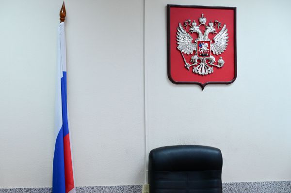 Задержанным после взрыва дома в Нижнем Тагиле газовикам продлили домашний арест