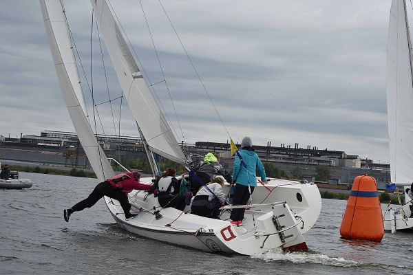 Фоторепортаж: лучшие яхтсмены России вышли на финишную прямую