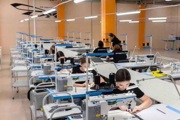 В Нижнем Тагиле запустили новую линию по пошиву спортивной одежды
