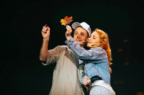 «Время не ждет» и заваривает в Музкомедии крепкий рок-н-ролл с ароматом «Чайфа»