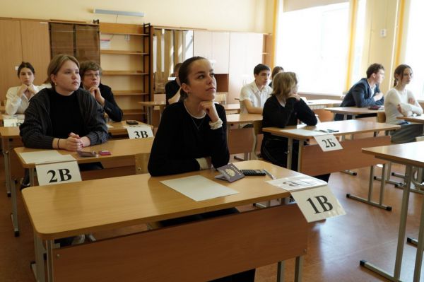 Экзамены по истории, литературе и химии сдали 6,5 тысячи свердловских выпускников