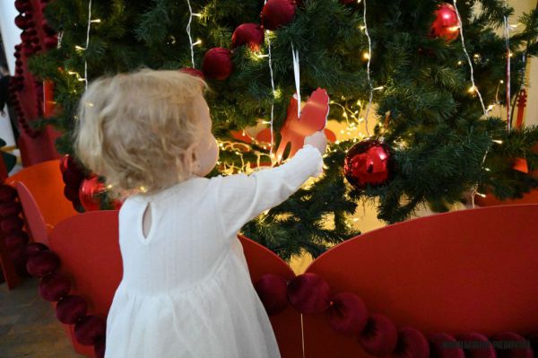 «Этноелка» с национальным колоритом: в Екатеринбурге устроили праздник для детей участников СВО