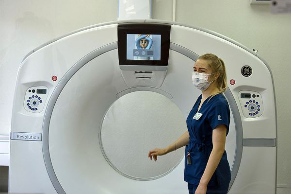 Минздрав определил, какого цвета должна быть форма сотрудников детских медучреждений