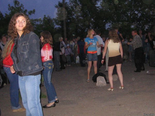 Стихийные дискотеки не дают уснуть
