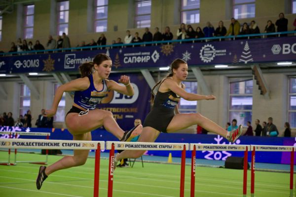 Юбилейные «Рождественские старты» в Екатеринбурге собрали легкоатлетов из 35 регионов России