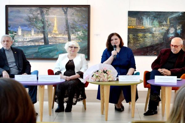 В «Главном проспекте» открылся выставочный сезон, посвященный екатеринбургским художникам