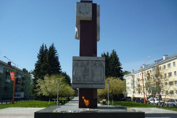 Вандала из Заречного приговорили к обязательным работам за осквернение мемориала
