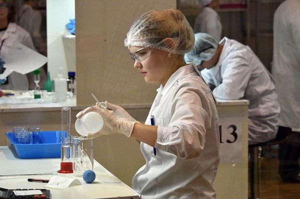 Ученые из УрФУ провели уникальный эксперимент по борьбе с раком