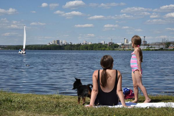 Глава Гидрометцентра РФ: температура на Урале примерно на 10 градусов выше нормы