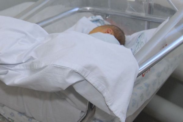 С начала года в Свердловской области благодаря бесплатному ЭКО родились 904 малыша  