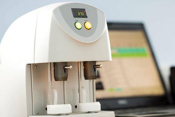 Институт травматологии в Екатеринбурге получит от благотворителей новый аппарат для анализа крови