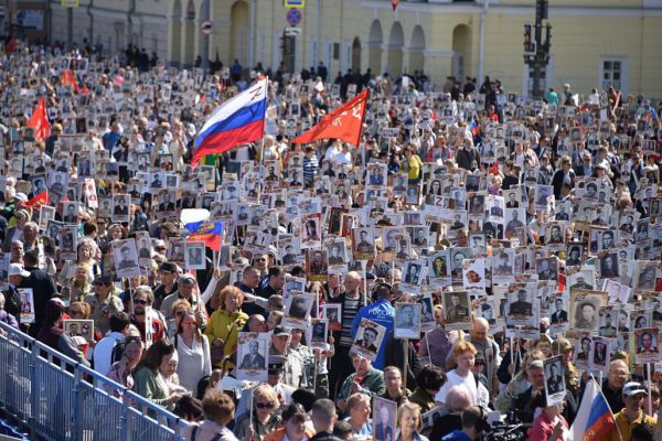 «Бессмертный полк» пройдет в очном формате в четырех городах Среднего Урала, имеющих звание «Город трудовой доблести»