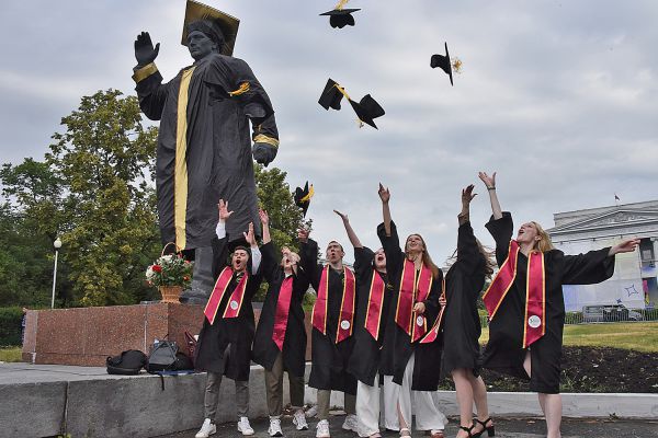 Эксперты выяснили, помог ли ЕГЭ бывшим школьникам стать студентами вузов