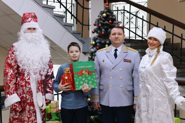 К акции «Ёлка желаний» присоединились сотрудники свердловского ГУФСИН России