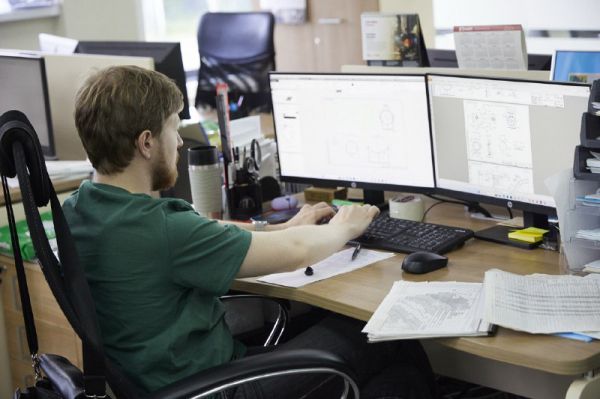 В Свердловской области удвоился спрос на сотрудников со знанием нейросетей