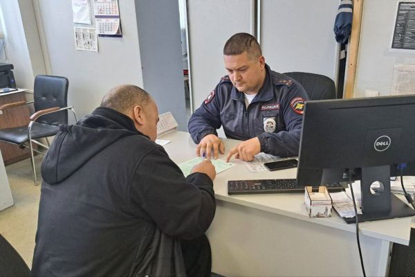 В Екатеринбурге оштрафовали водителя автобуса, проехавшего перекресток на красный