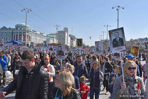Ветераны «Уральского рабочего» пройдут в «Бессмертном полку» с именами погибших коллег