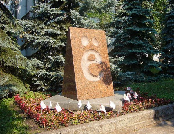 Семенов Семёнову не родня