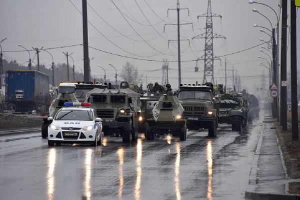 В Екатеринбурге 4 апреля начнут перекрывать улицы из-за репетиций парада Победы