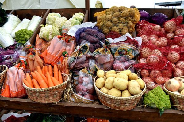 Фермерам разрешат продавать продукцию в сетевых магазинах