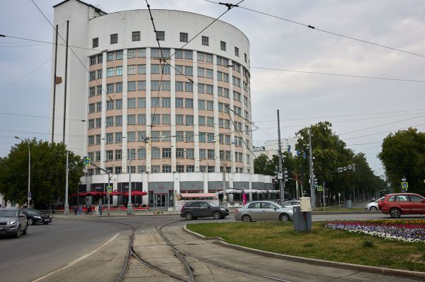 Реконструкцию гостиницы «Исеть» в Екатеринбурге начнут только в 2026 году