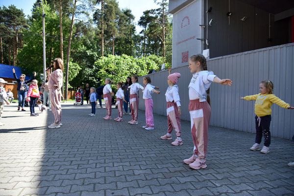 Летние каникулы-2026: более 470 тысяч юных свердловчан отдохнут в городских и загородных лагерях