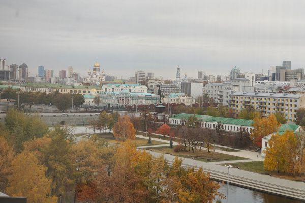 Ремонт на Плотинке в Екатеринбурге завершат раньше срока